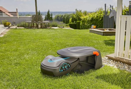 The robotic lawnmower garage is available as a set with the Gardena Sileno at a bargain price.