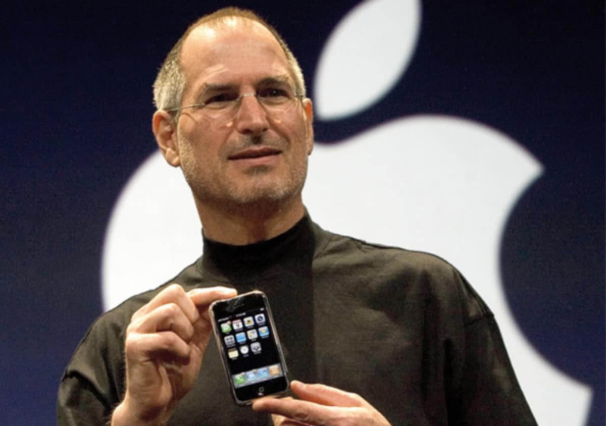 Steve Jobs posthumously receives the United States Presidential Medal of Freedom, the highest civilian honor