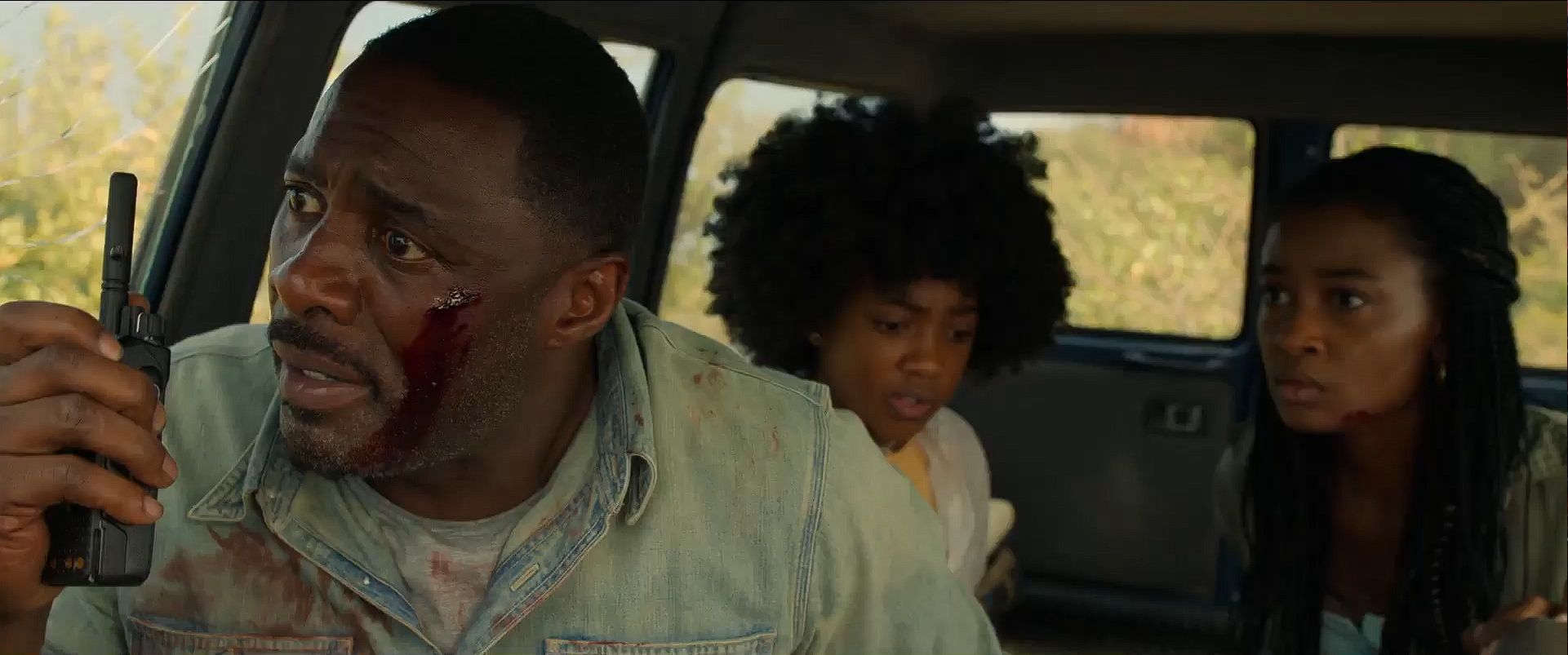 Clip for Beast: Will Idris Elba be trapped by a lion?