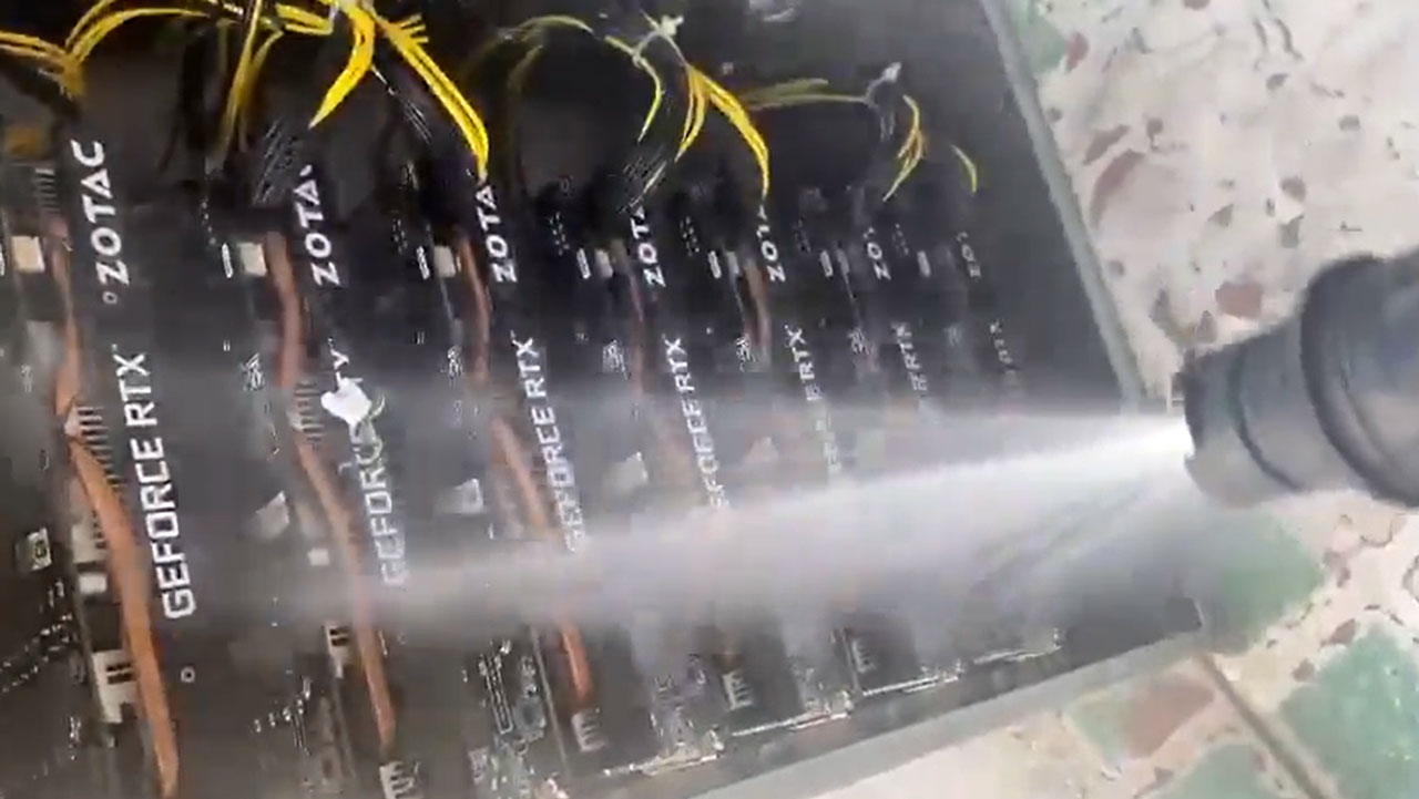 Miners in Vietnam wash their graphics cards with water to clean them and sell them at auction price, GamersRD