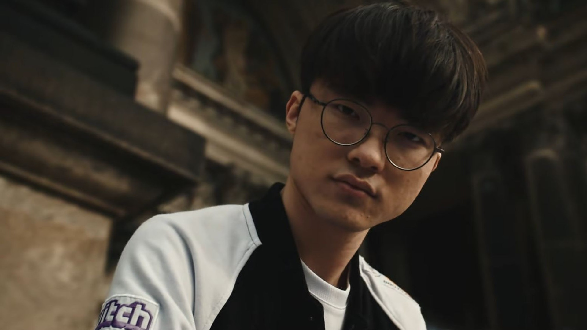 LoL: 100,000 watch 40 seconds on Twitch in which Faker (26) outsmarts the best players in China
