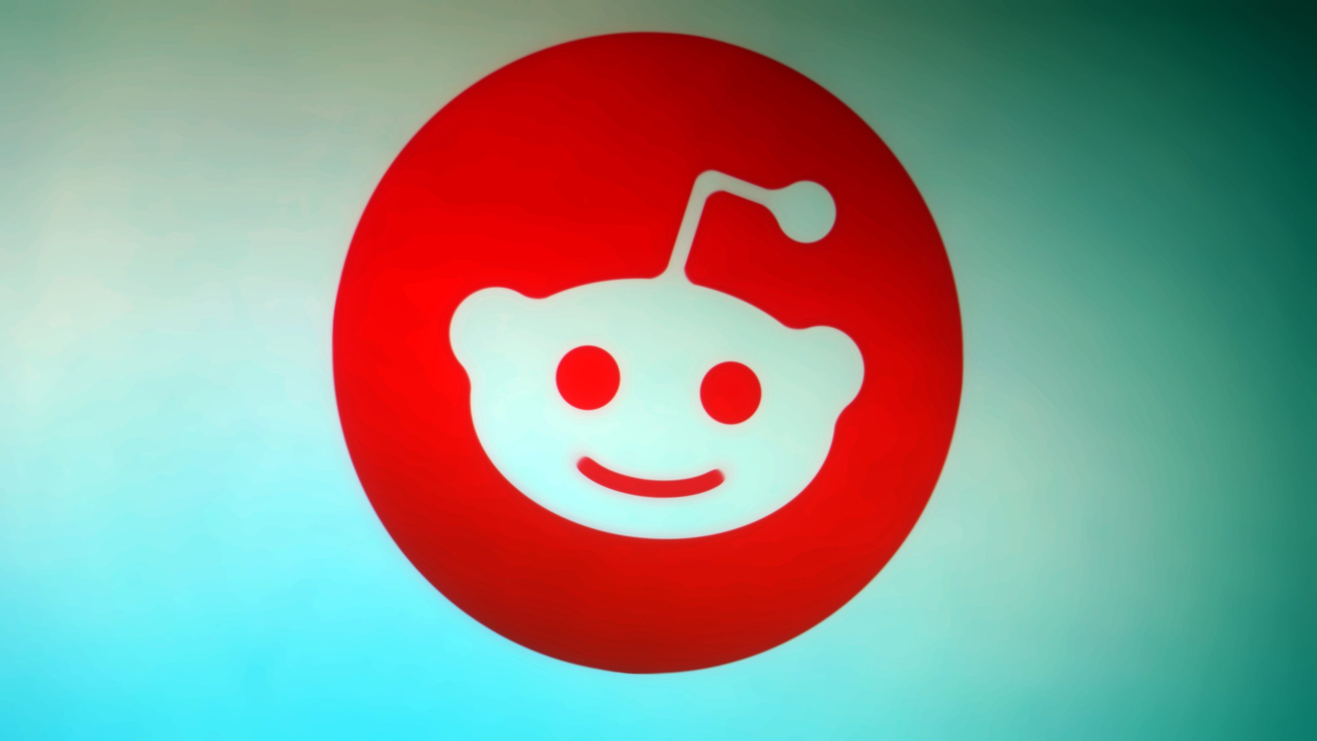 Movie studios: Reddit should have to identify users who have discussed piracy